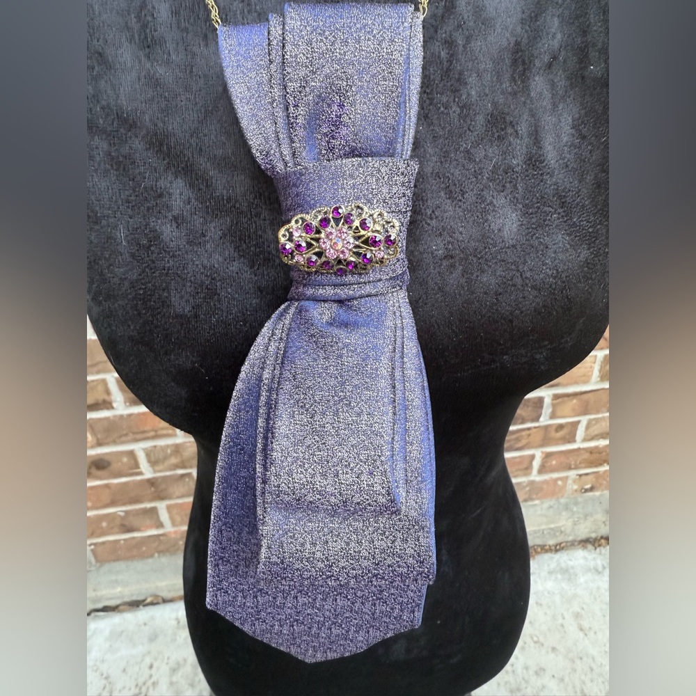 Elegant Purple Necktie with Antique‎ Brooch-Embellished on Chain Necklace